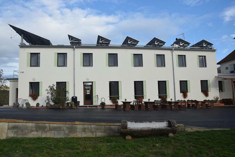 Jeleni Farma Jecmeniste Ξενοδοχείο Vrbovec Εξωτερικό φωτογραφία